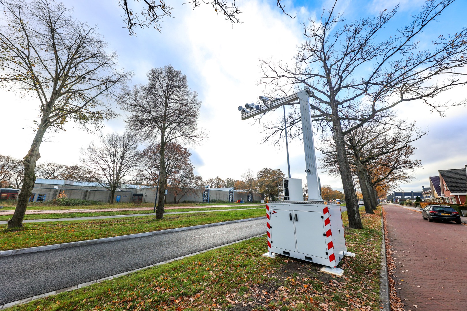 Nieuwe focusflitser controleert snelheid en telefoongebruik