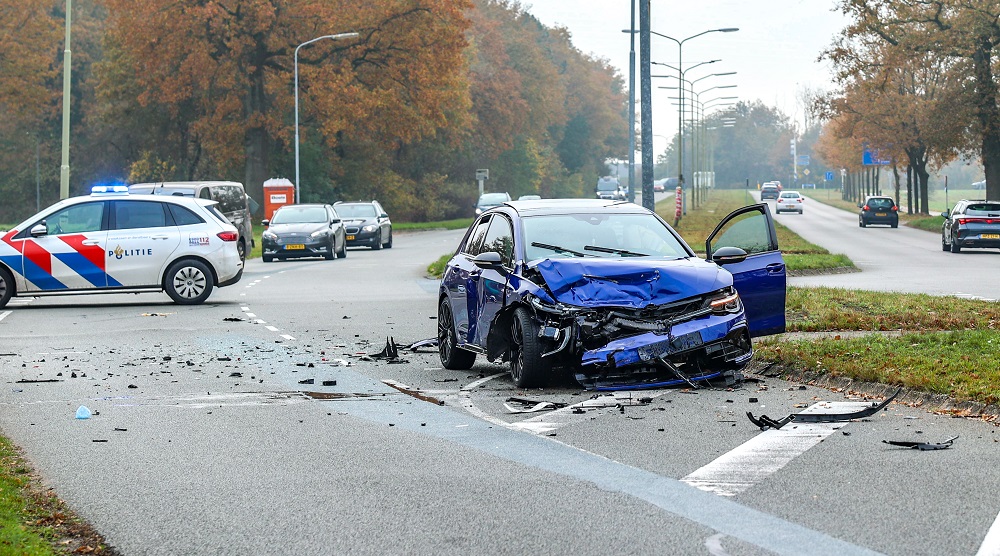 Veel schade bij ongeval tussen twee auto’s
