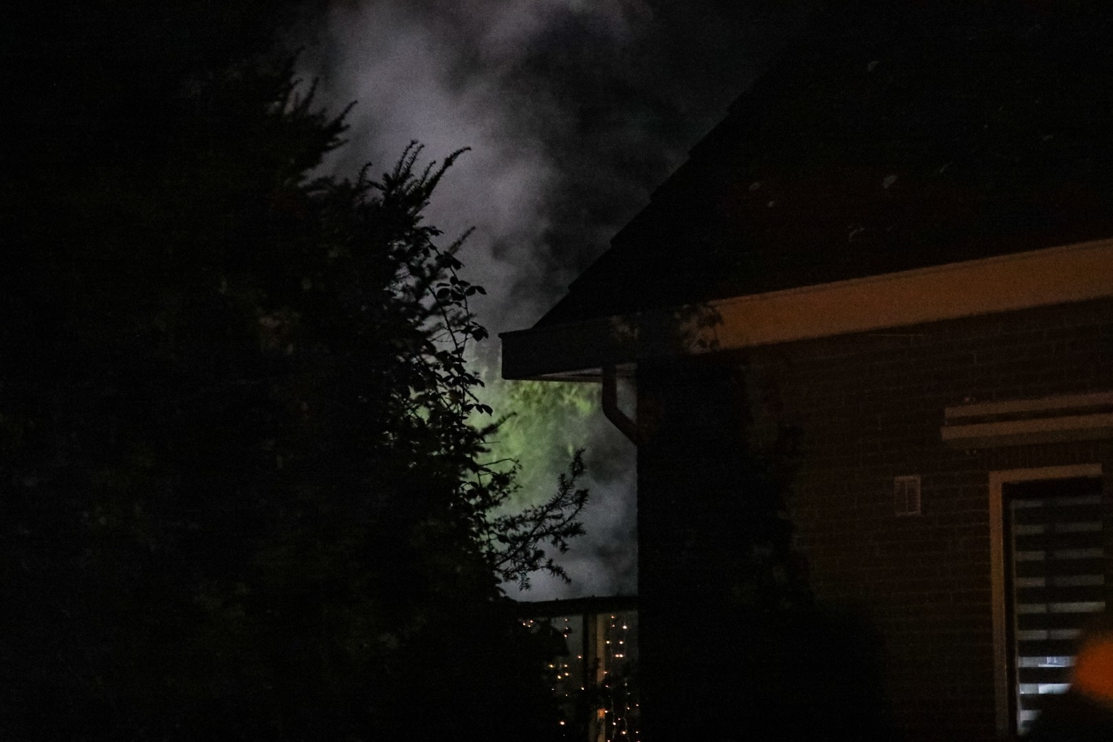 Brand in tuinhuis; woning blijft gespaard