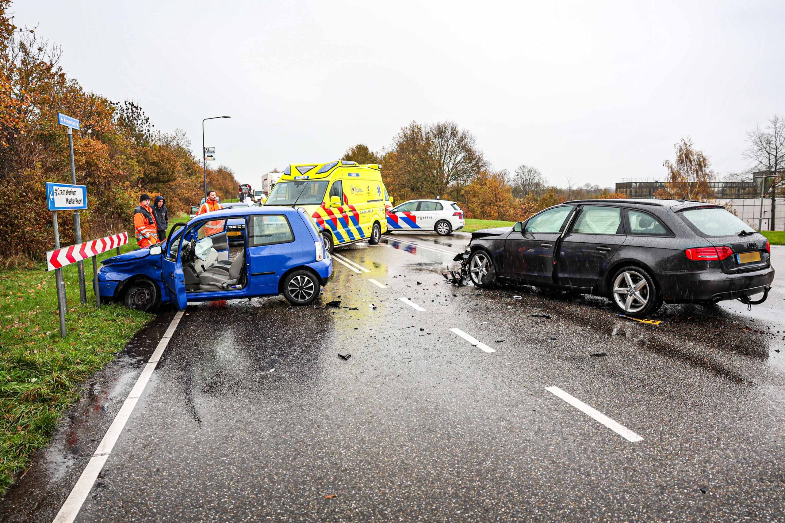 Gewonde bij forse botsing tussen twee auto’s