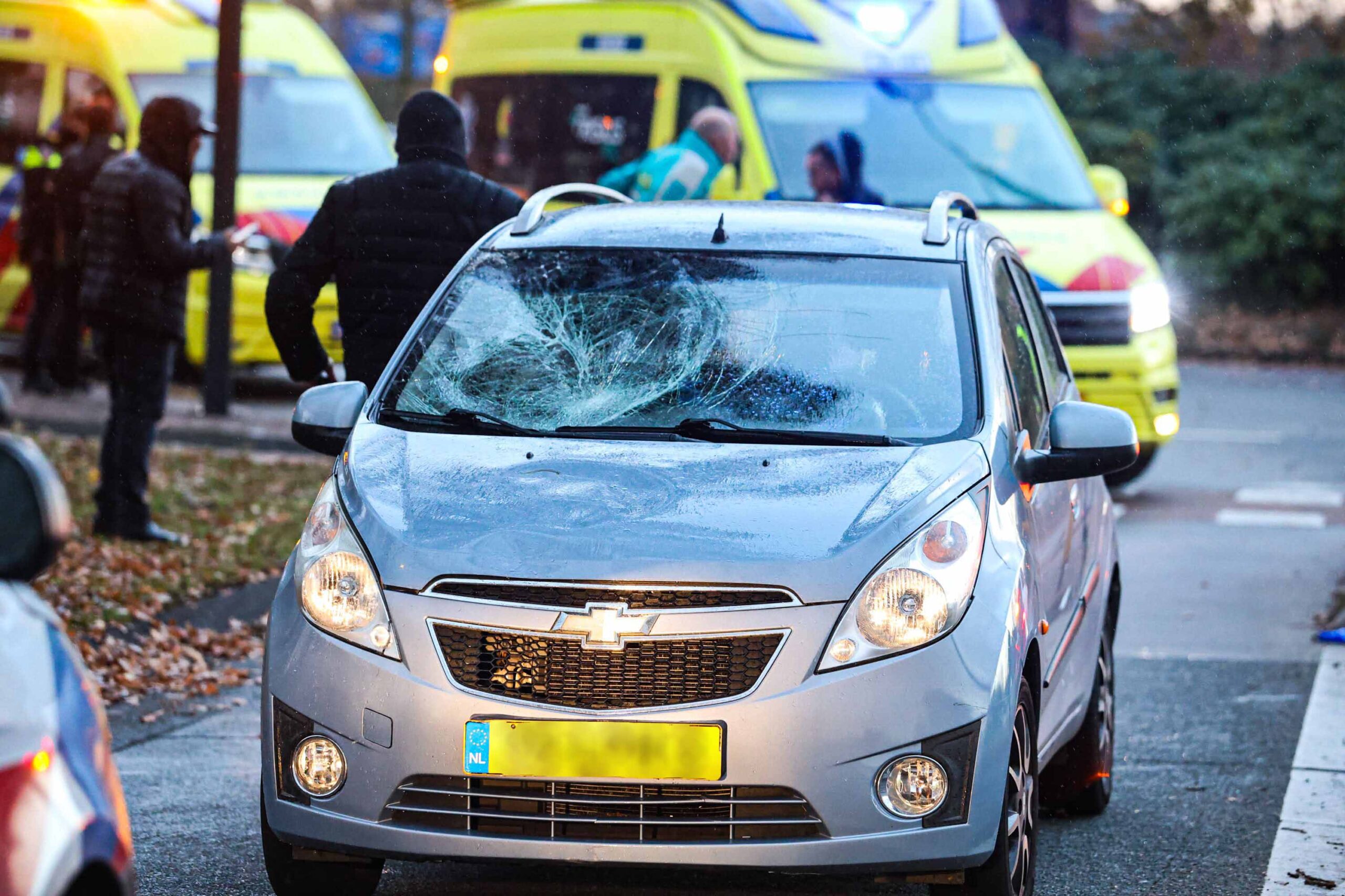 Fietser zwaargewond na aanrijding met auto