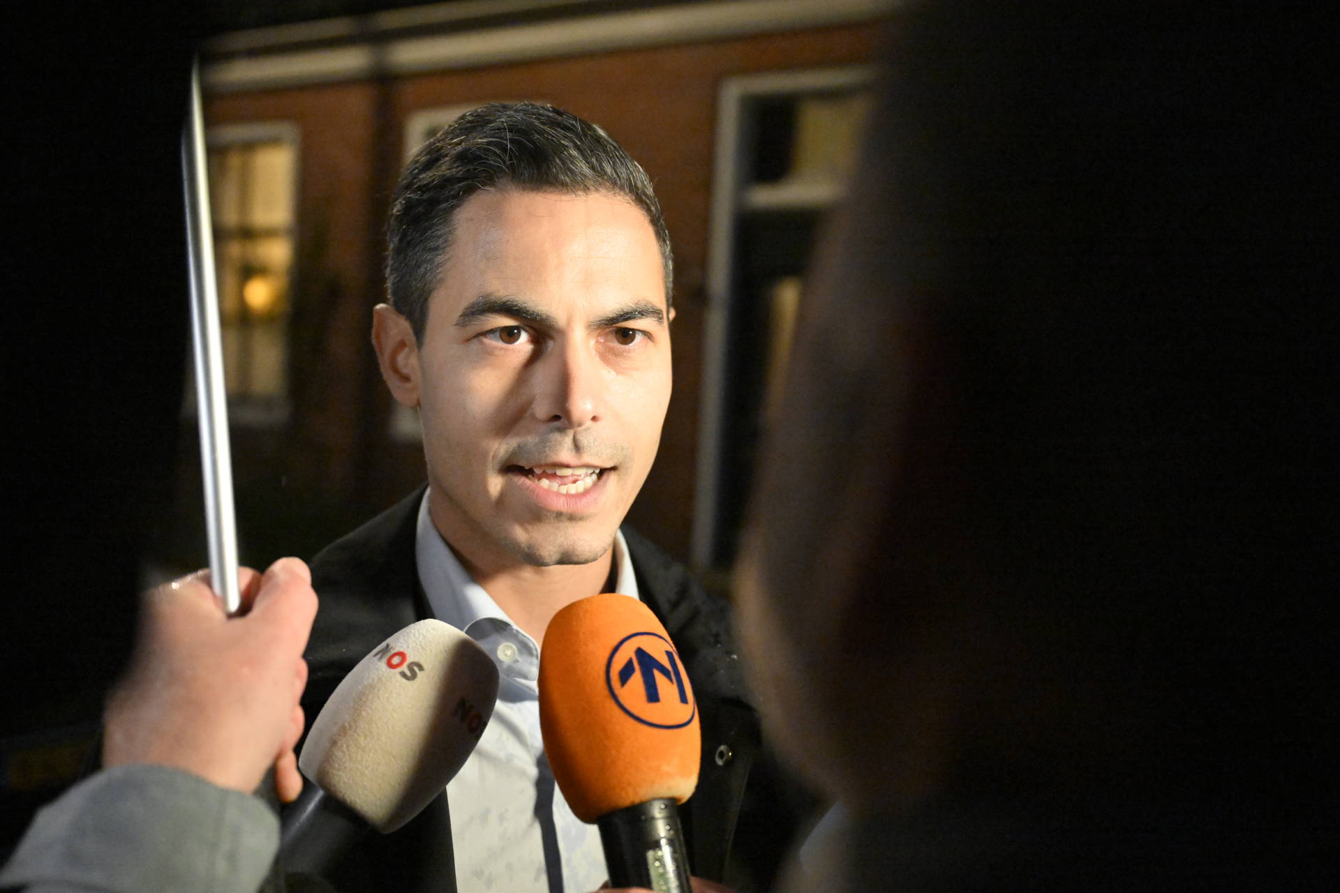 Rob Jetten bezoekt aardbevingsgebied na zware beving, bewoners uiten gevoel van onveiligheid