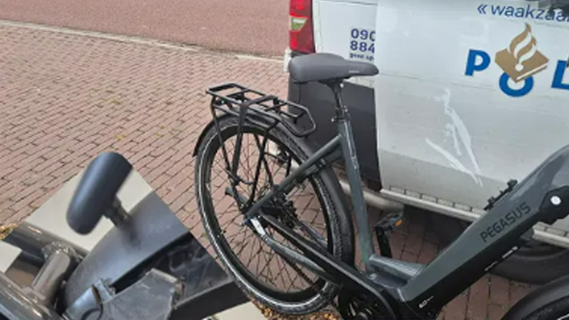 Twee aangehouden met gestolen fiets na controle