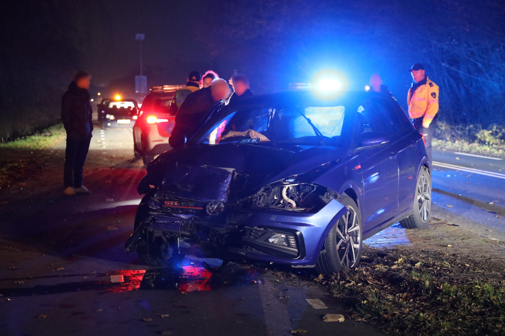 Auto rijdt achterop busje, bestuurder aangehouden
