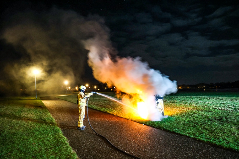 Veel rookontwikkeling door brand in blikvanger