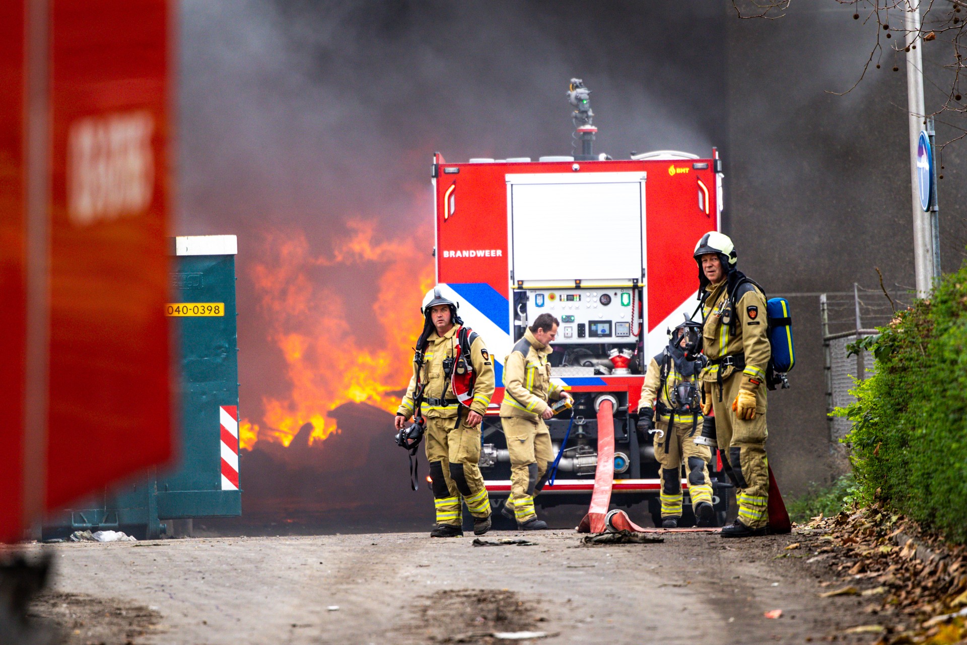 Brand op terrein van afvalverwerker