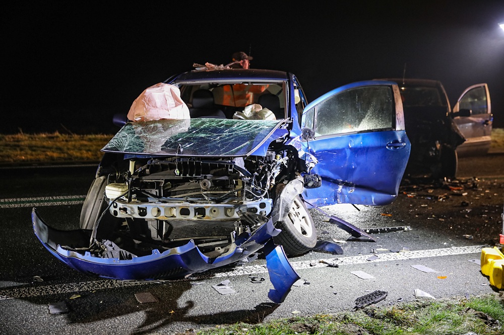 Automobilist zwaargewond na ongeval op gladde weg