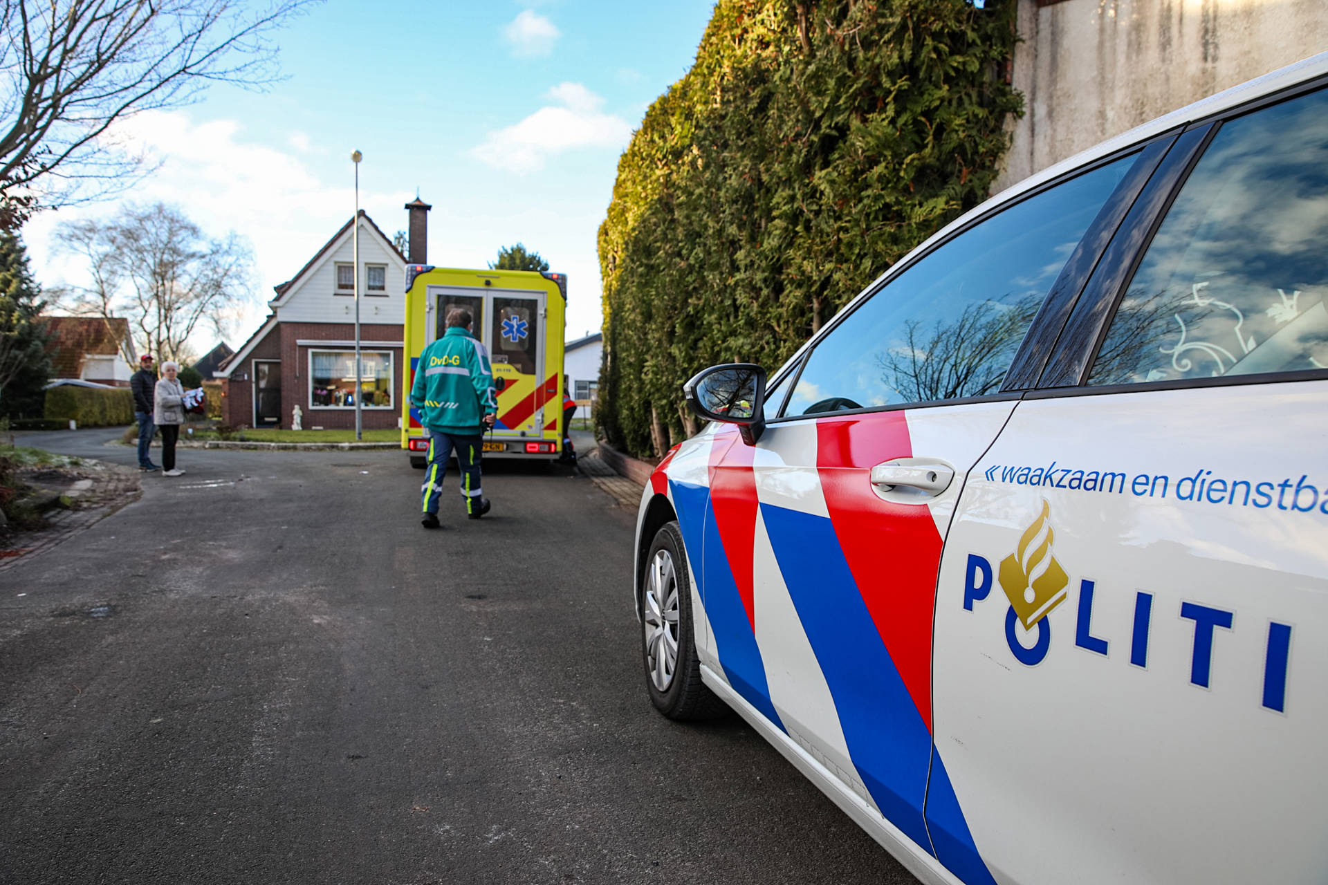 Man (79) ernstig gewond na aanrijding door achteruitrijdende auto
