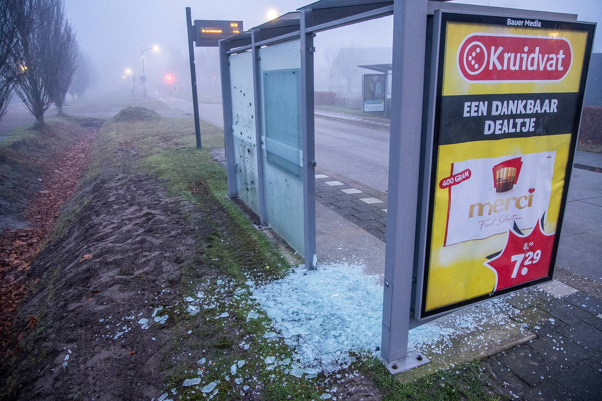 Overlast door jongeren in wijk, containers in brand gestoken