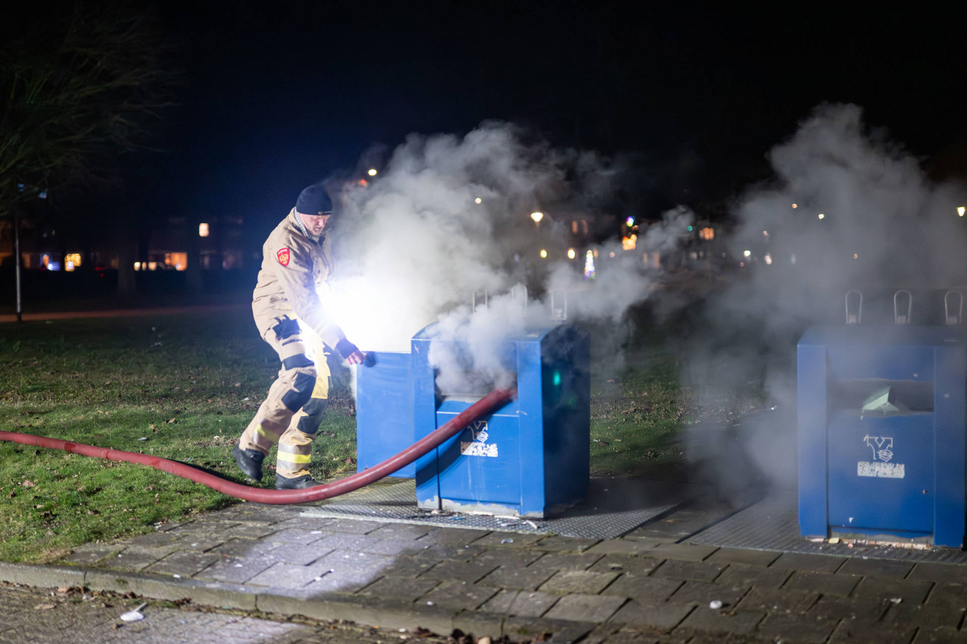 Papiercontainer in brand na vermoedelijk vuurwerk
