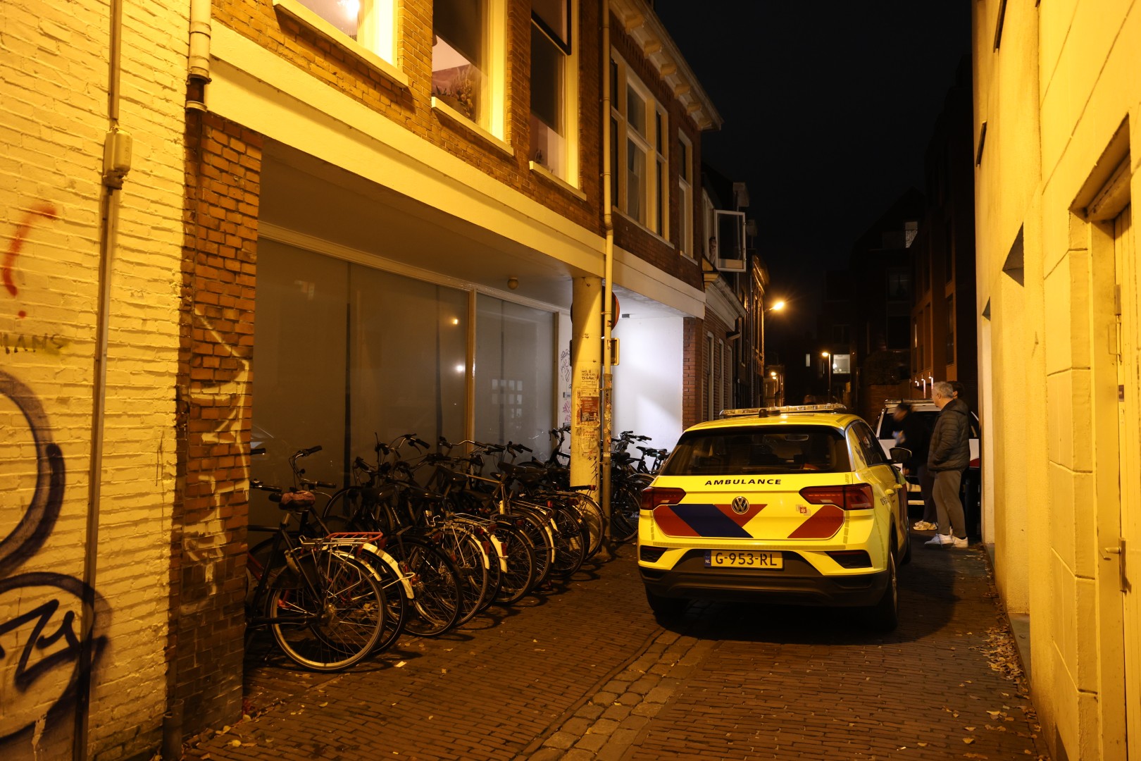 Persoon gewond bij mogelijk steekincident