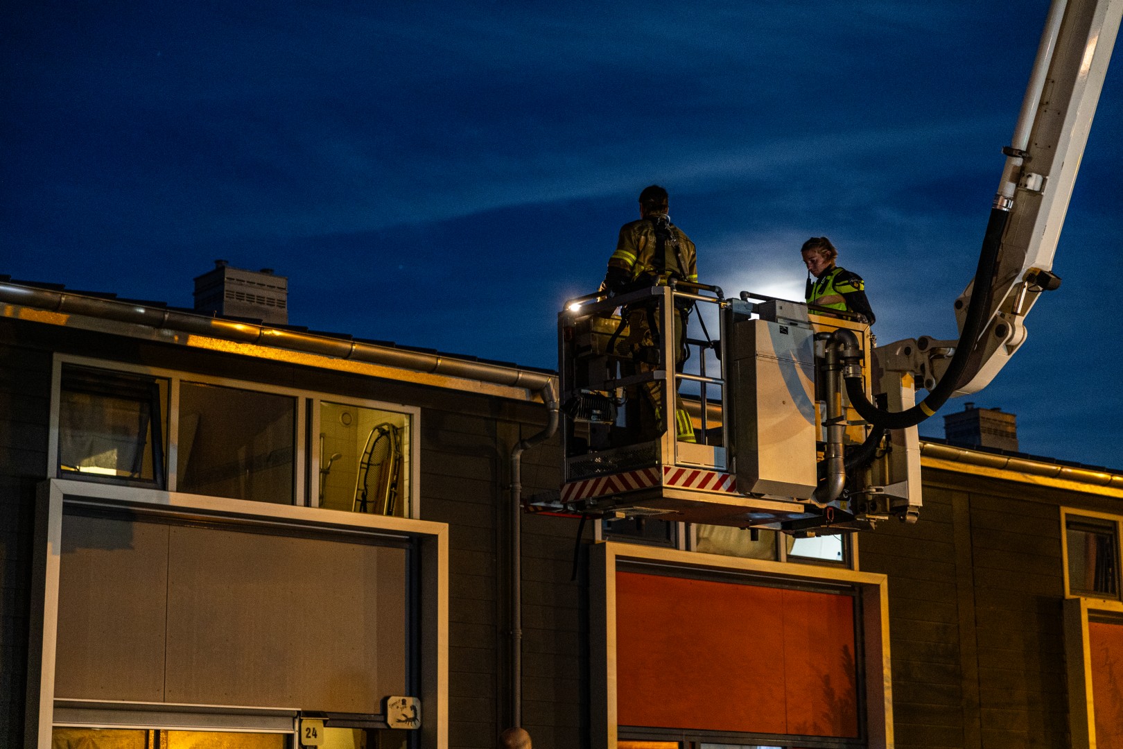 Man bewusteloos uit woning gehaald en aangehouden