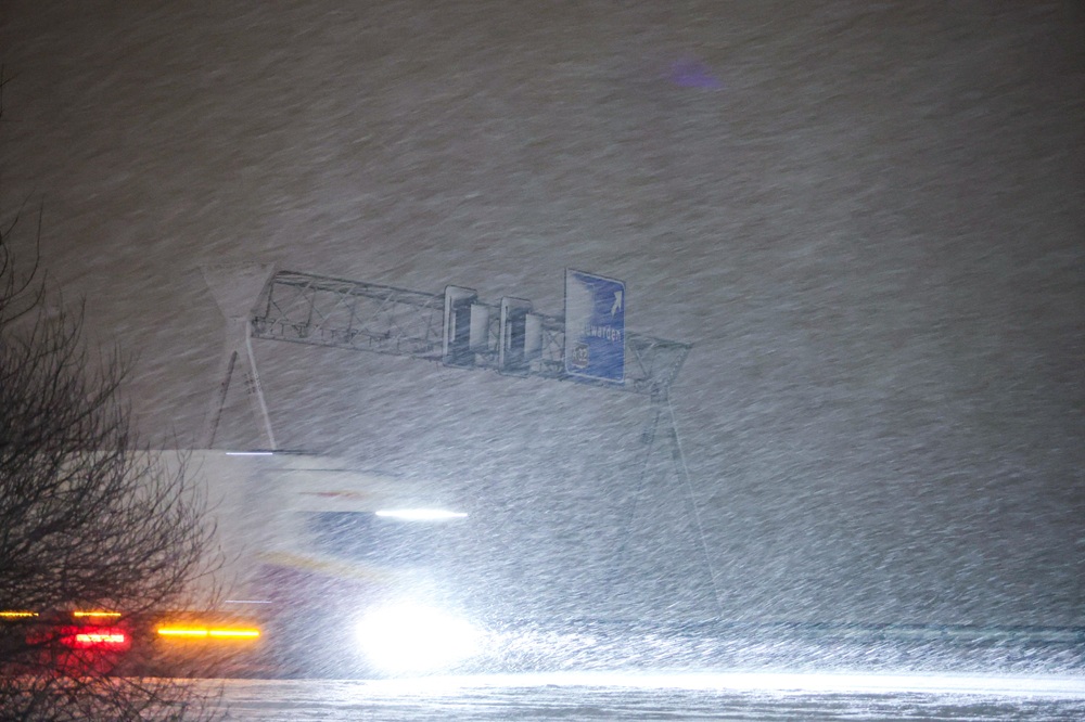 Heerenveen bedekt onder nieuwe laag sneeuw