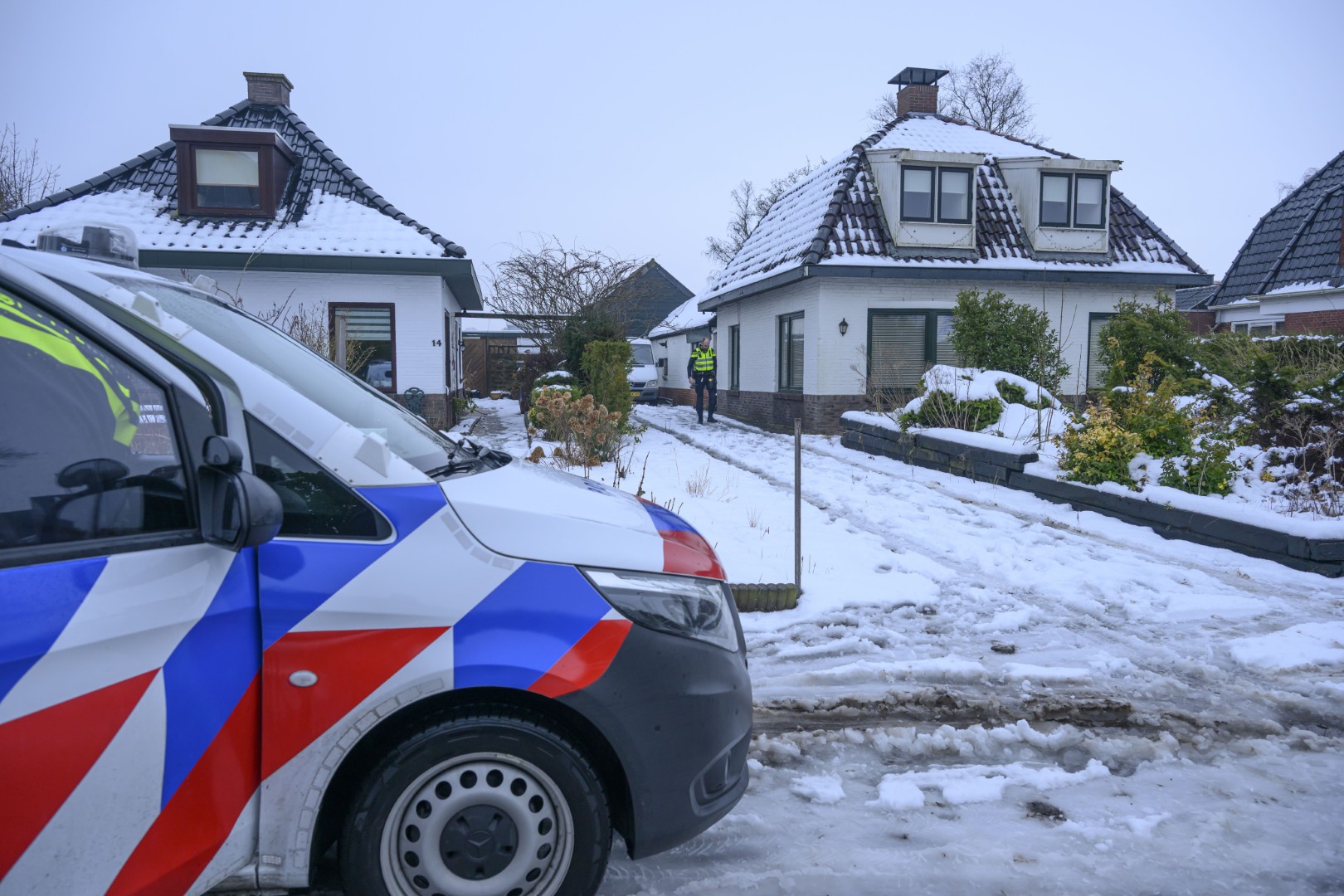 Politie ontdekt hennepkwekerij met 281 planten in pand