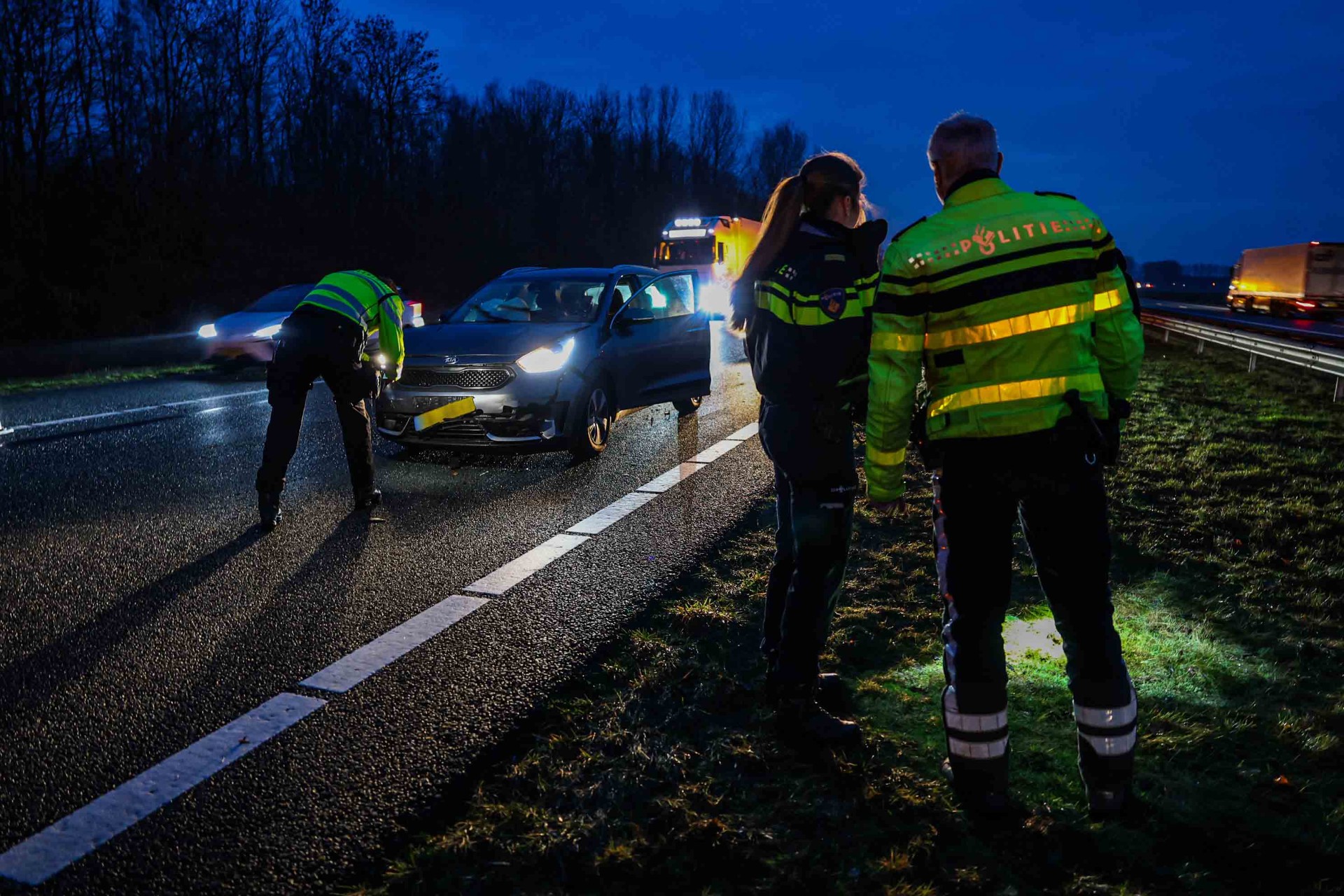 Kop-staartbotsing op snelweg veroorzaakt verkeershinder