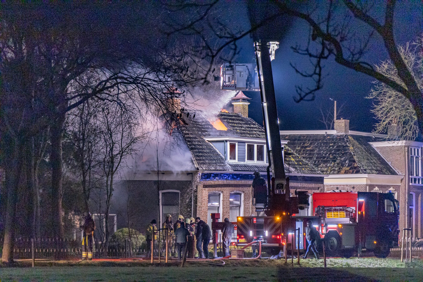 Uitslaande brand in woonboerderij