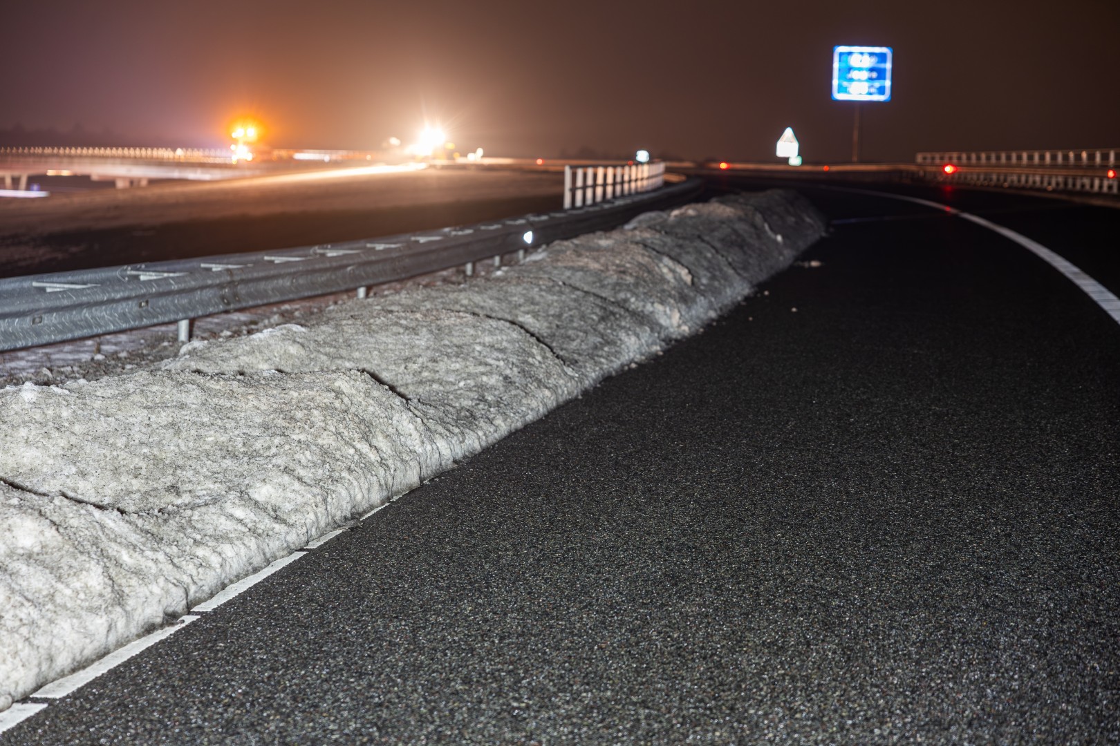 Fly-over tijdelijk afgesloten wegens gevaarlijke sneeuwresten
