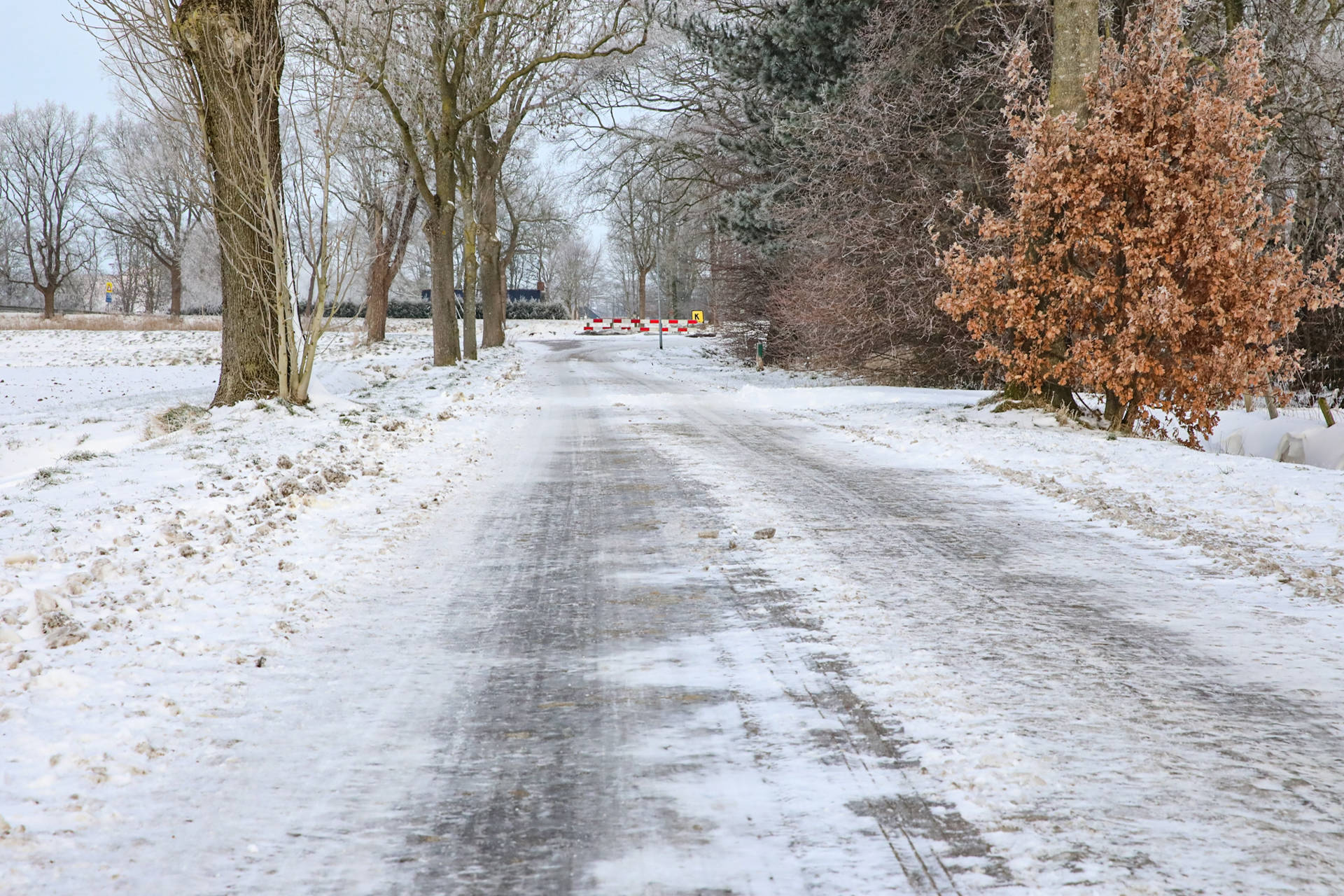 Code oranje door verraderlijke ijzel vannacht en vrijdagochtend