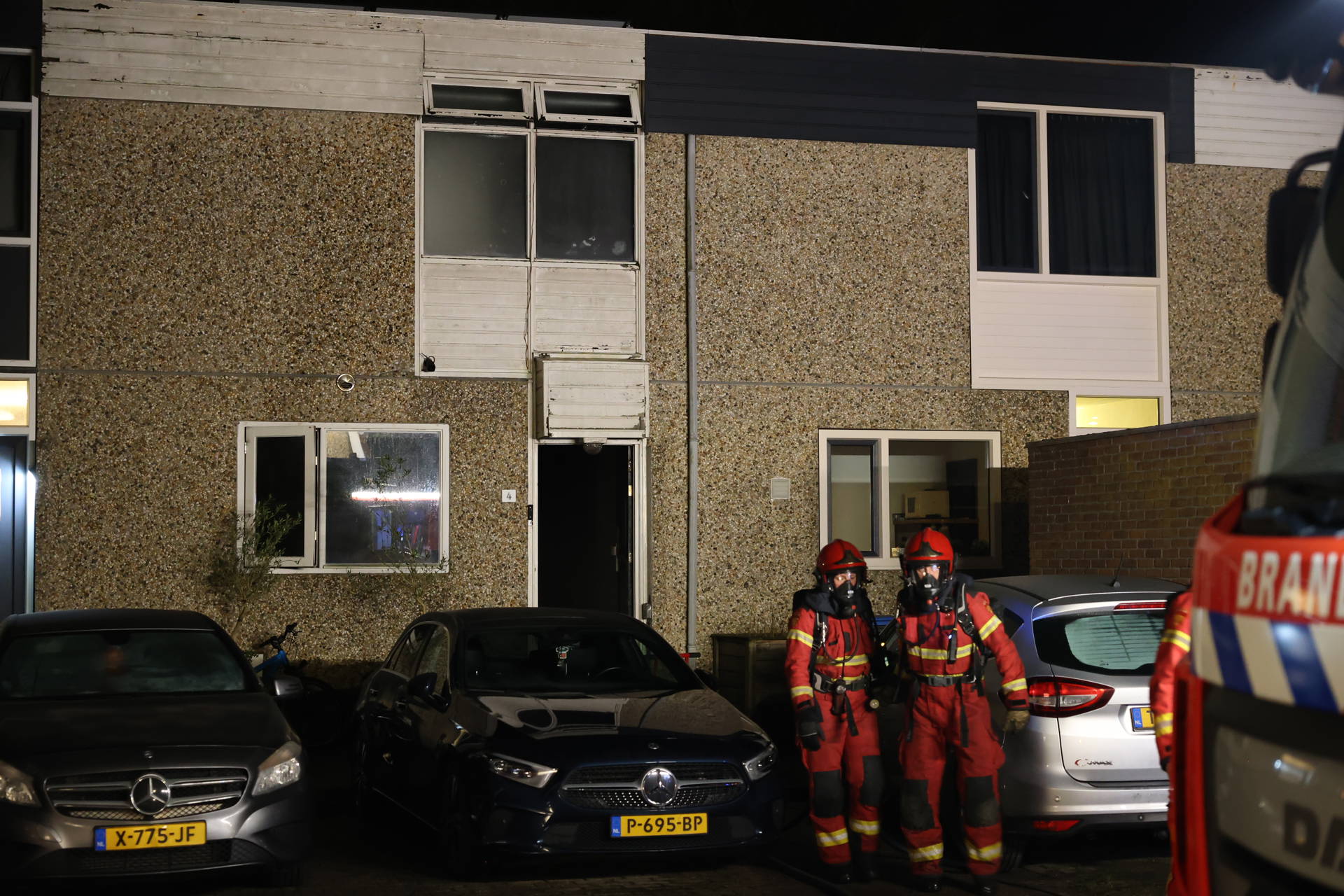 Brandweer rukt uit voor woningbrand