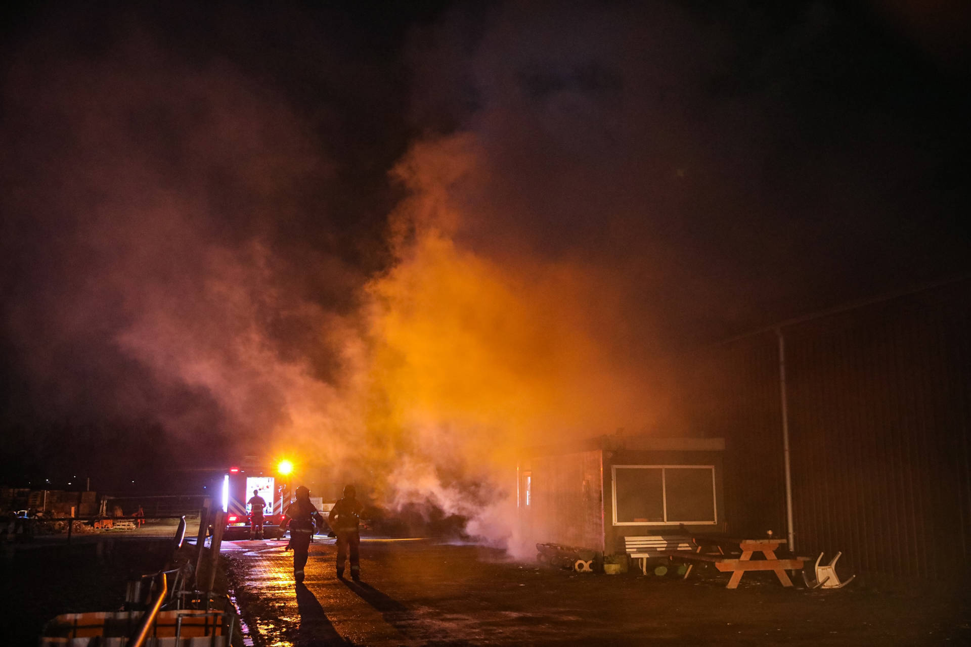 Brandweer rukt uit voor rookontwikkeling bij schuur