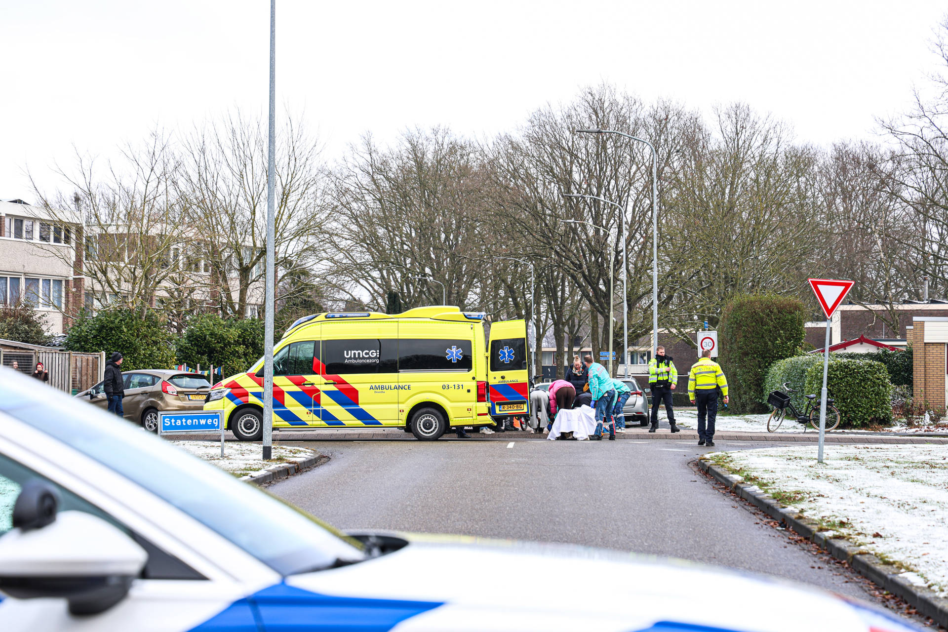 Fietsster gewond na aanrijding met auto op kruispunt