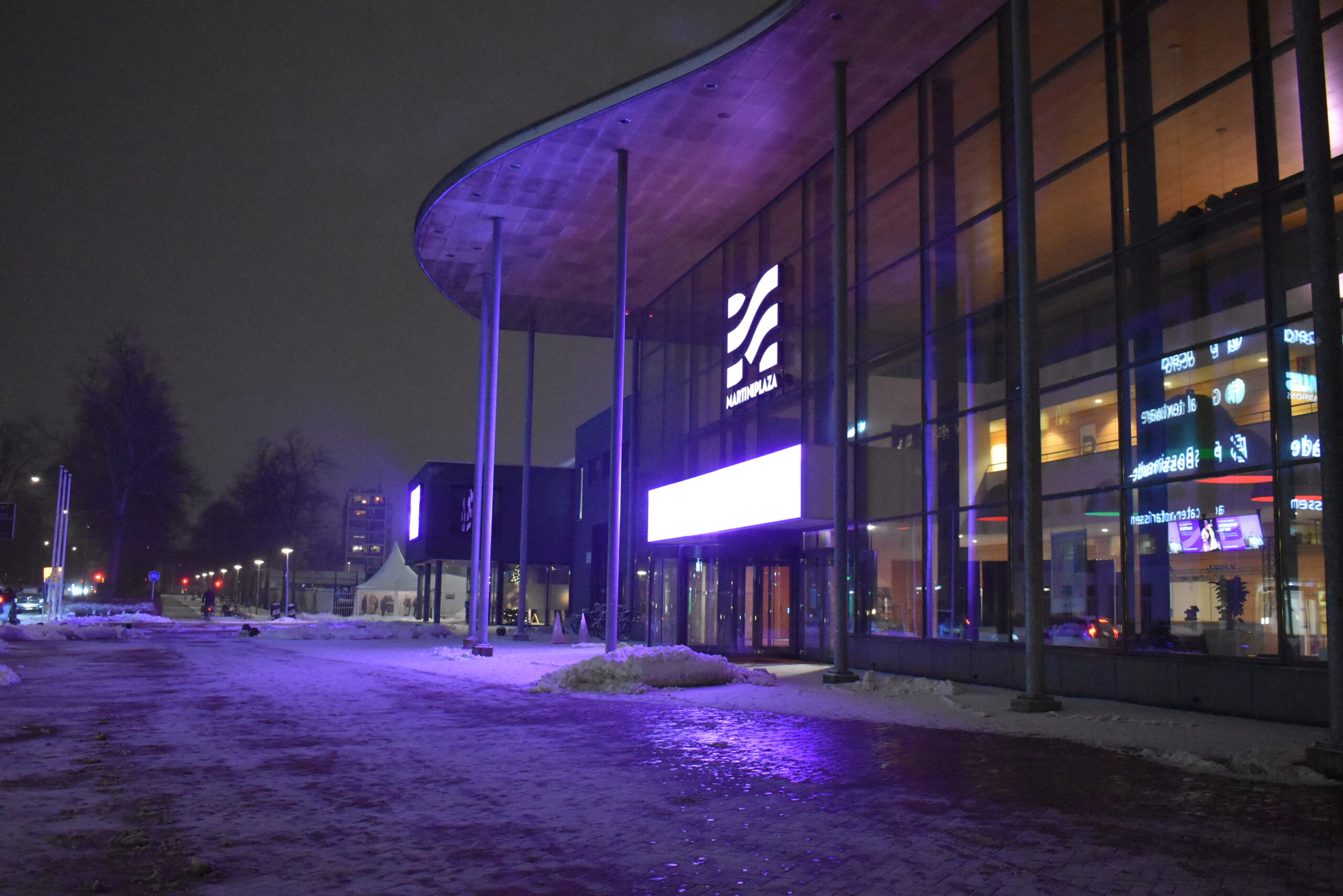 Martiniplaza ontruimd wegens sneeuwlast, paardensportevenement afgelast