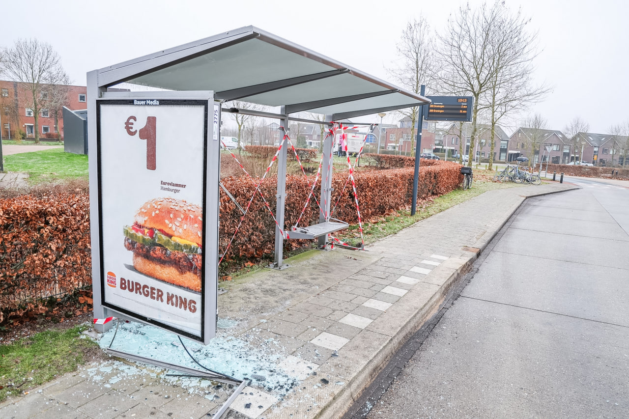 Opnieuw bushokjes vernield door jongeren