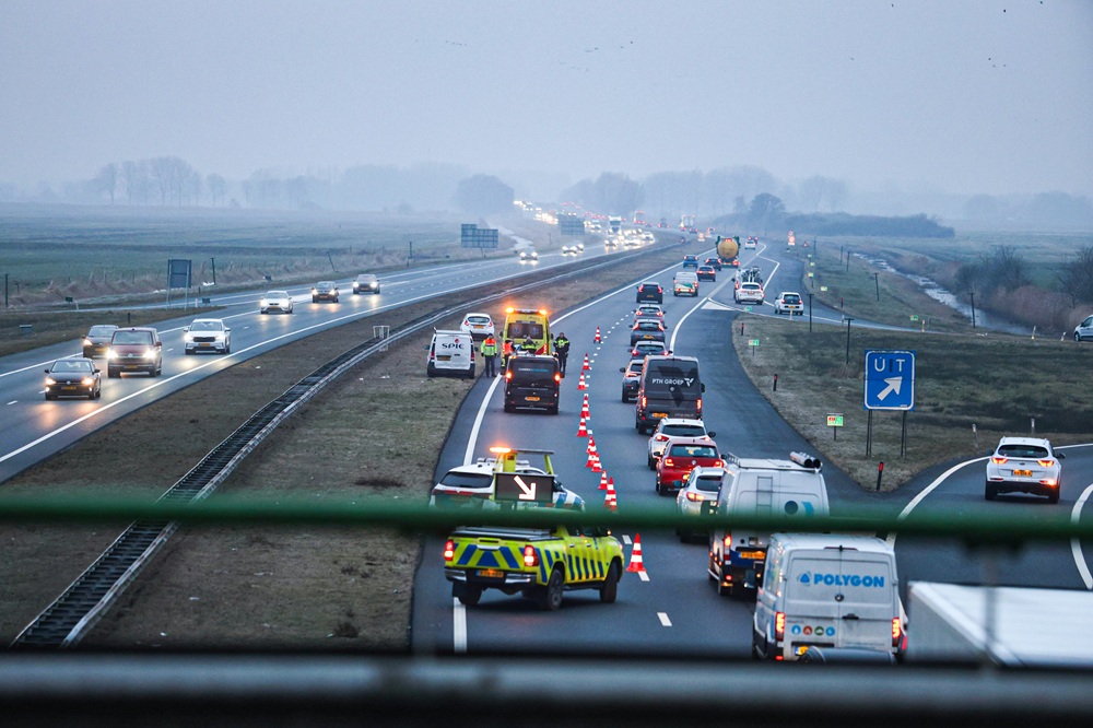 Lange file op A7 door ongeval tussen meerdere voertuigen