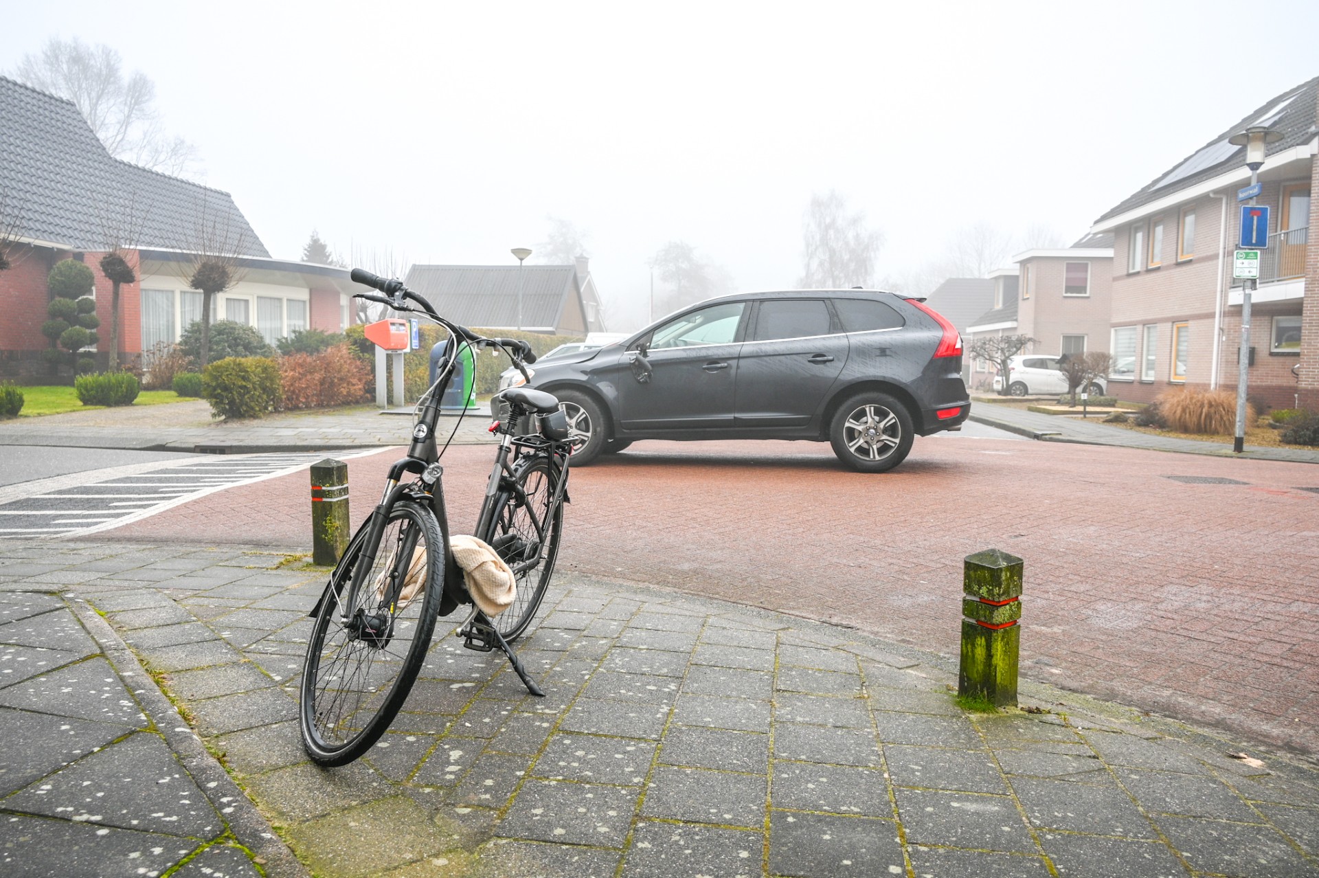 Fietsster gewond na botsing met auto