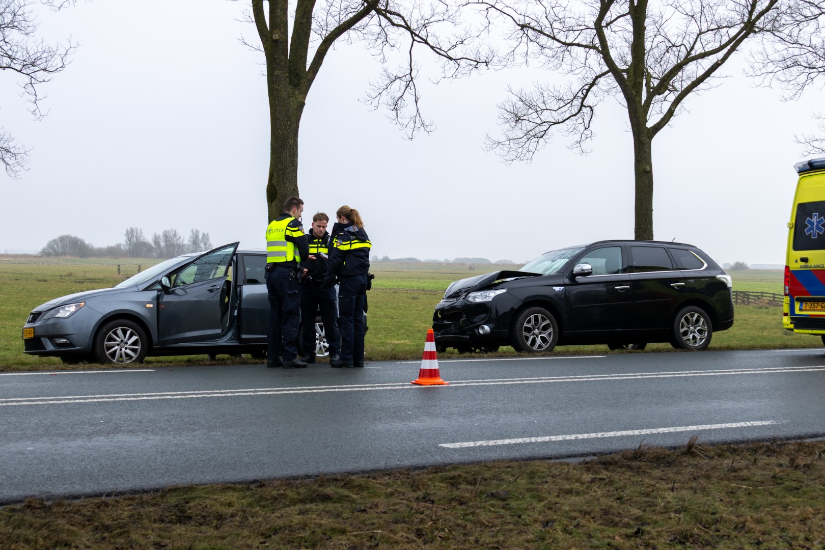 Veel schade en twee personen gewond na ongeval