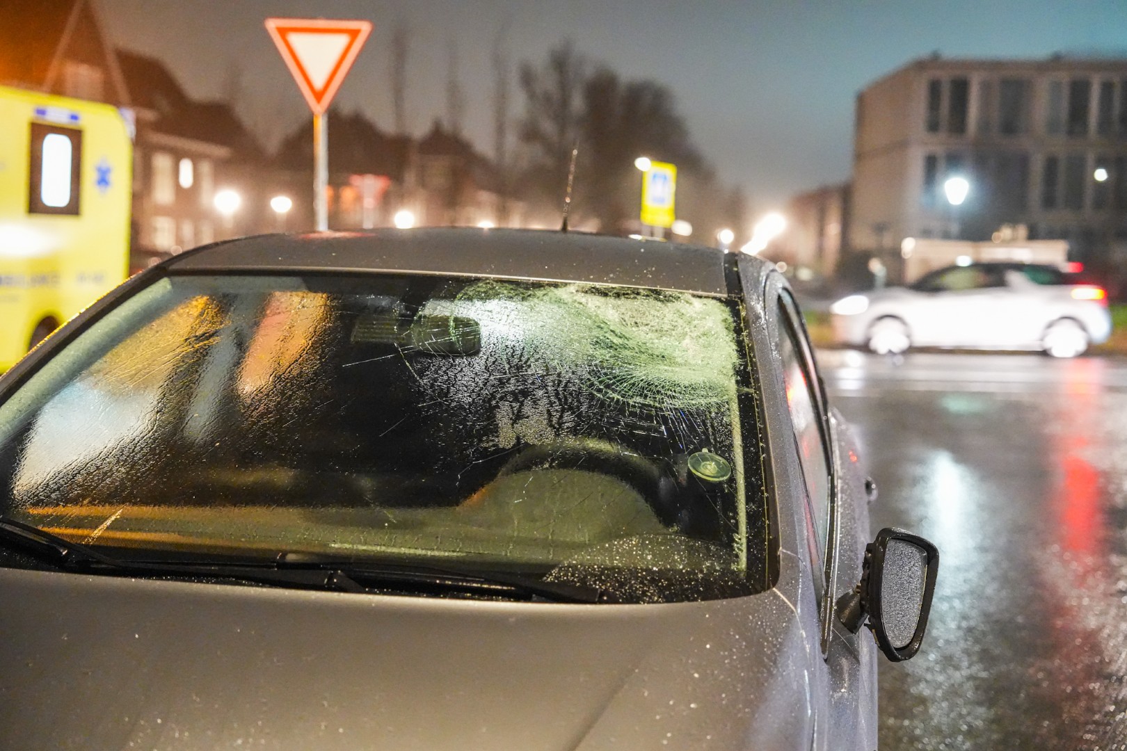 Voetganger gewond bij aanrijding op oversteekplaats