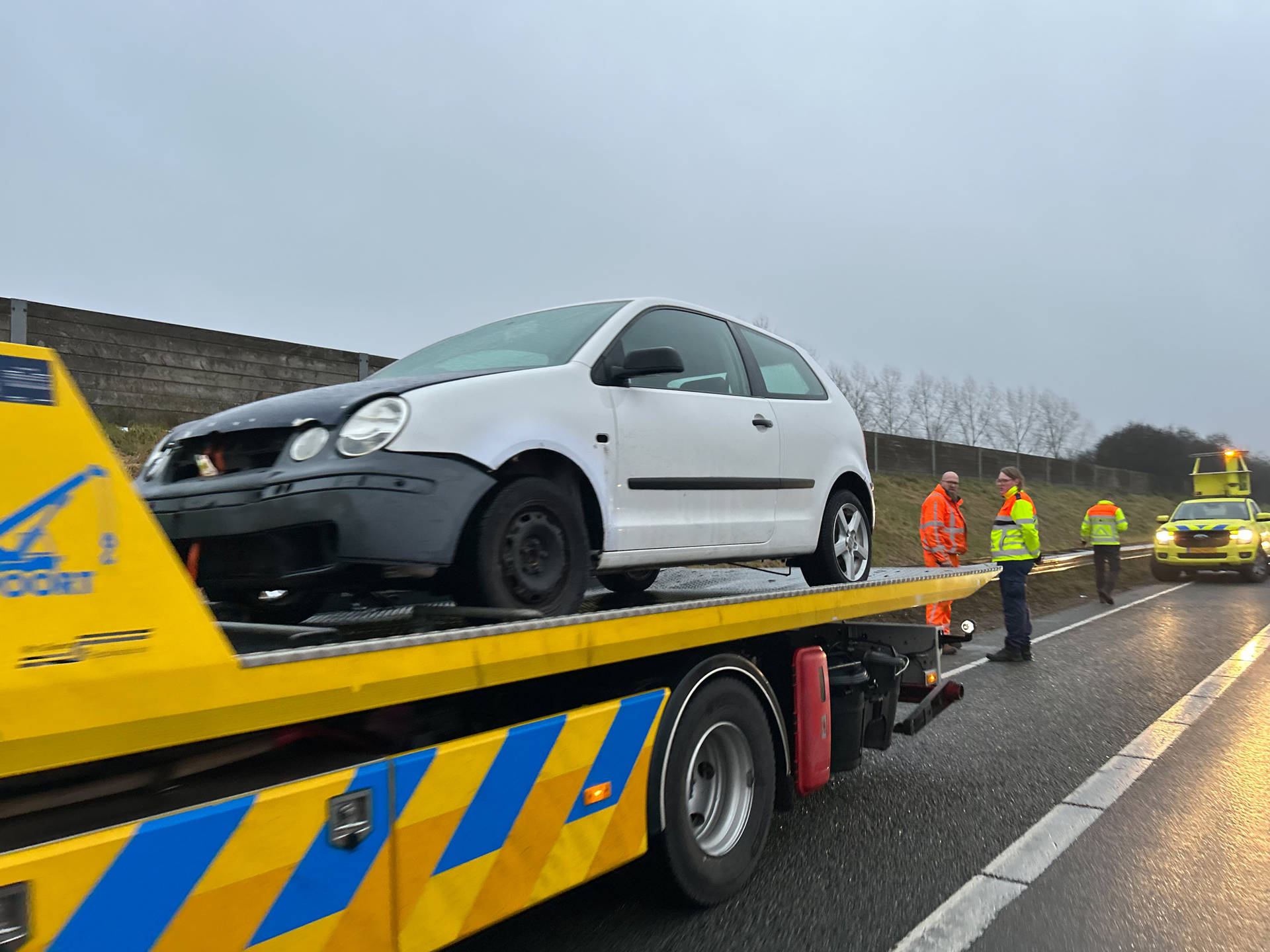 Eenzijdig ongeval op snelweg zorgt voor lange file