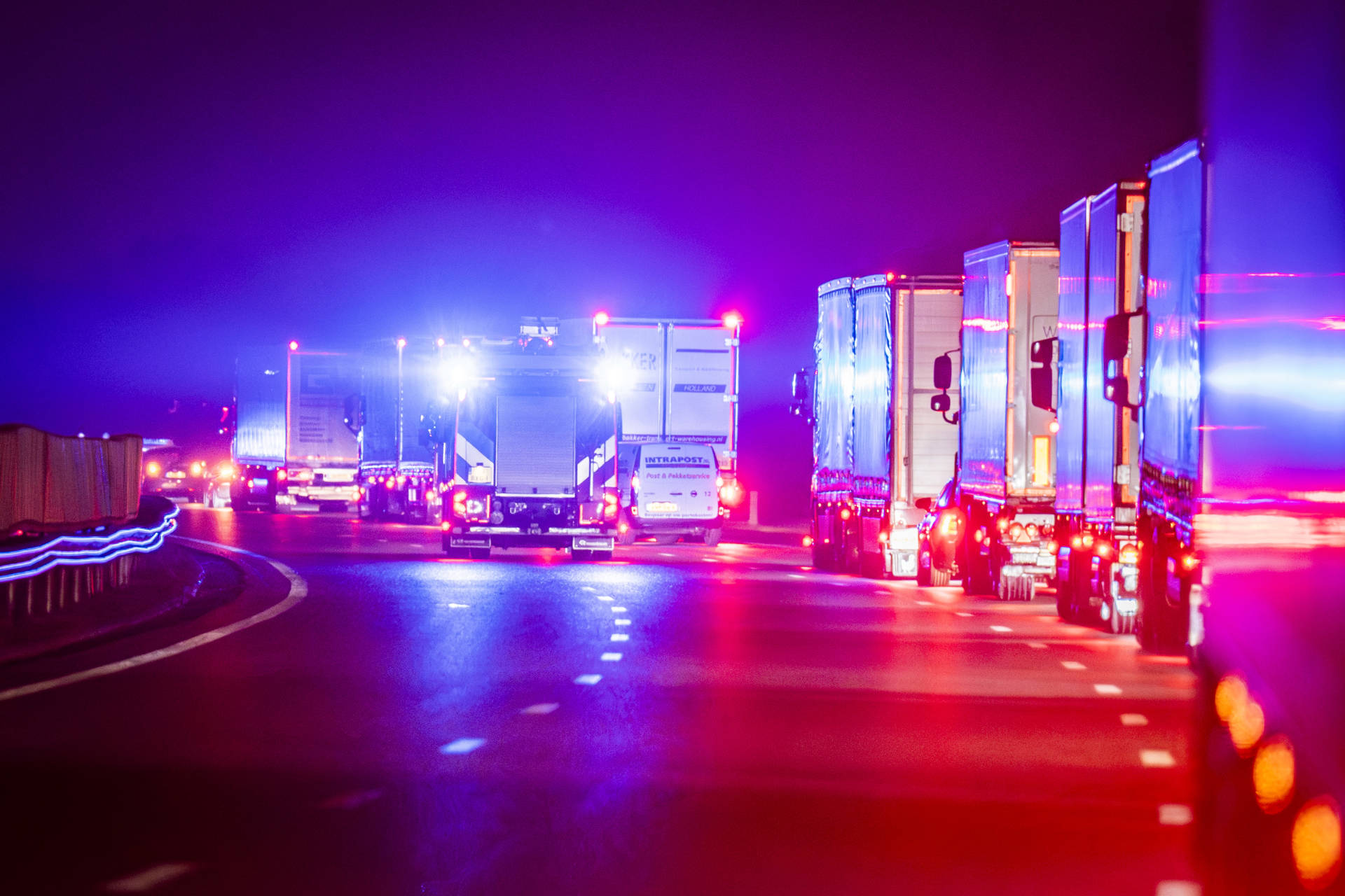 Snelweg dicht door ongevallen door ijzel