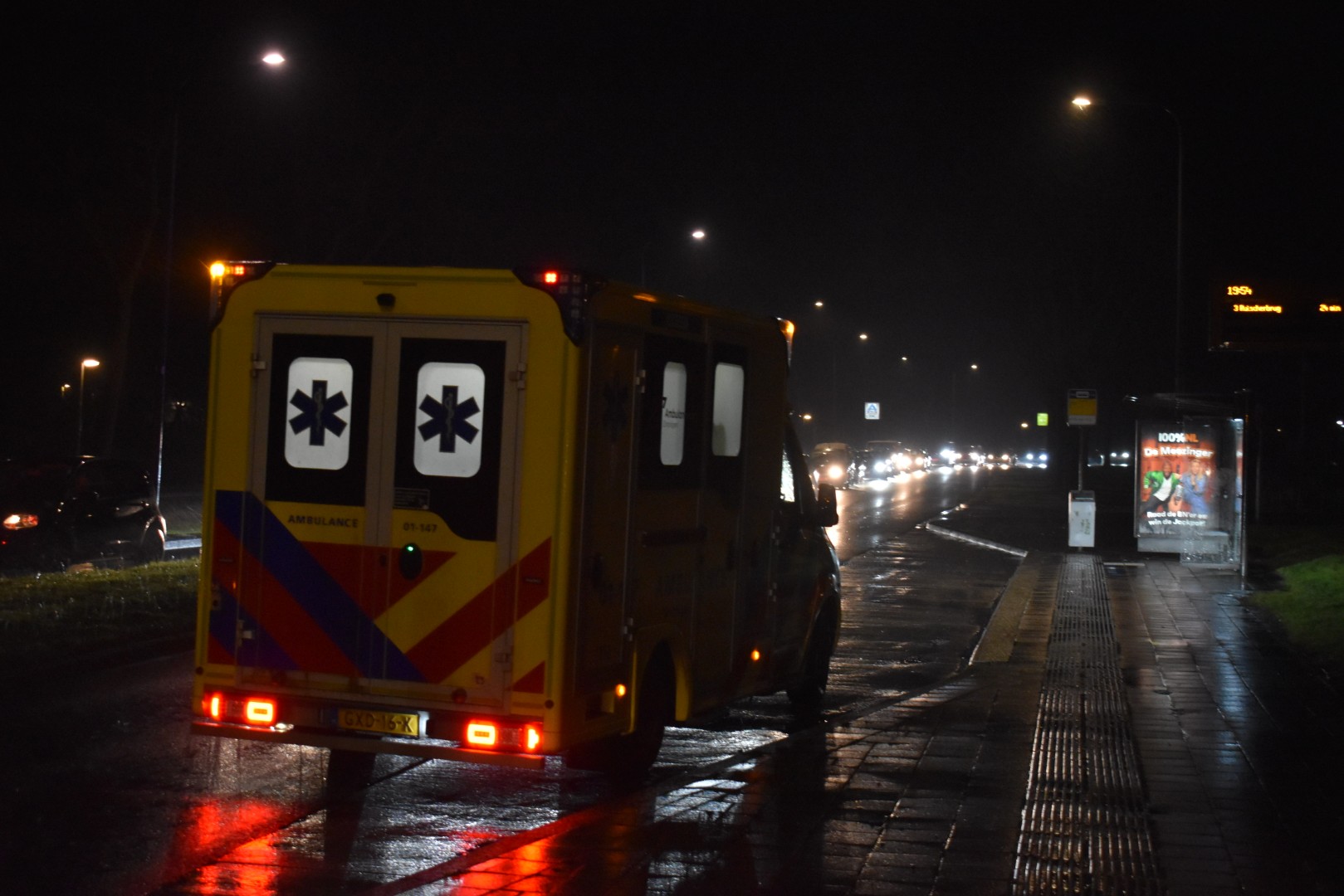 Persoon gewond bij aanrijding met auto