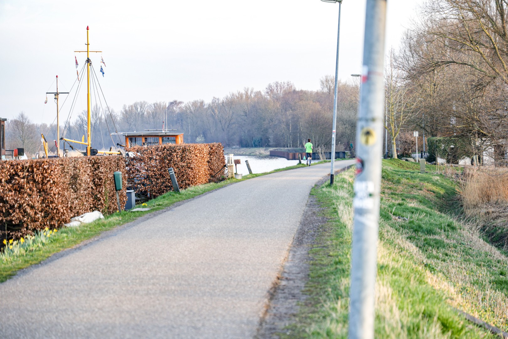 Man beroofd onder dreiging door drie jongeren op fatbikes