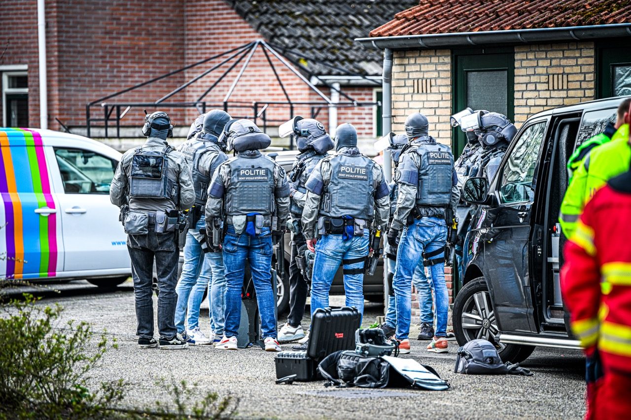 Man dreigt woning op te blazen, DSI ingezet