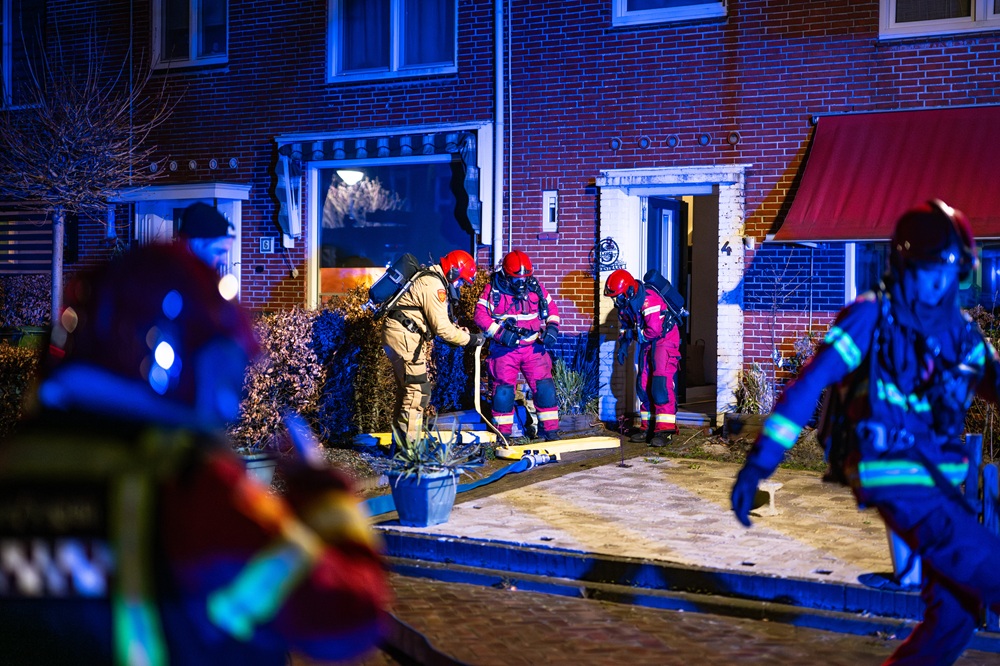 Woningbrand door geurkaars, vrouw gewond