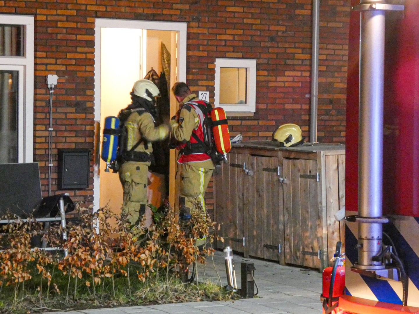 Woningbrand ontstaan door aansteker, slaapkamer van jongen getroffen