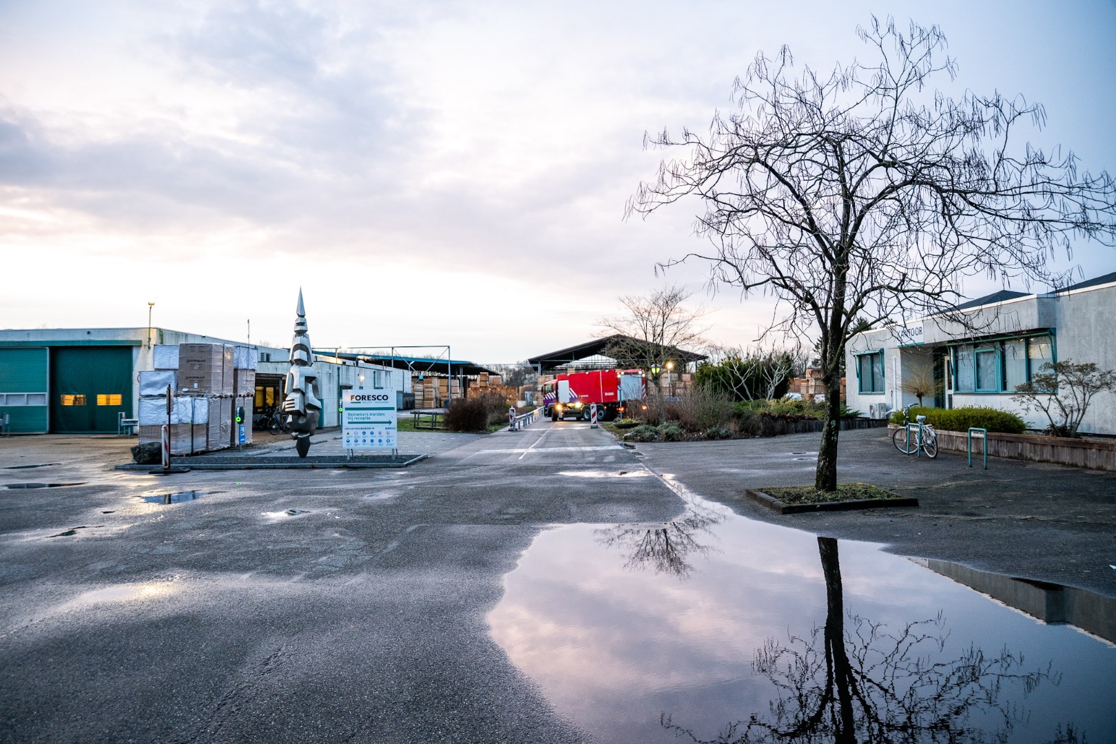 Brand uitgebroken in pand van palletbedrijf