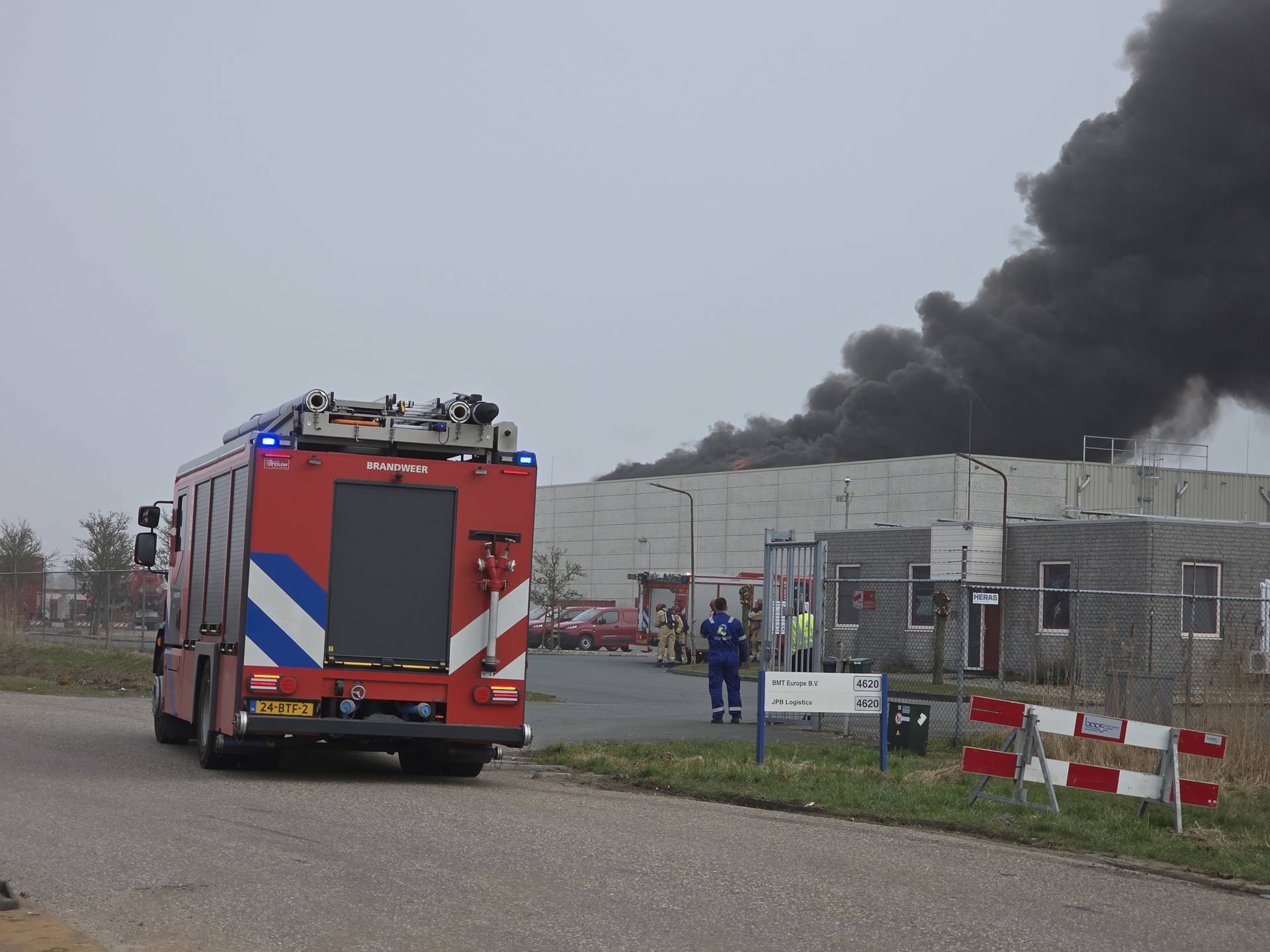 NL-Alert na brand op Chemiepark: ‘Sluit ramen en deuren’