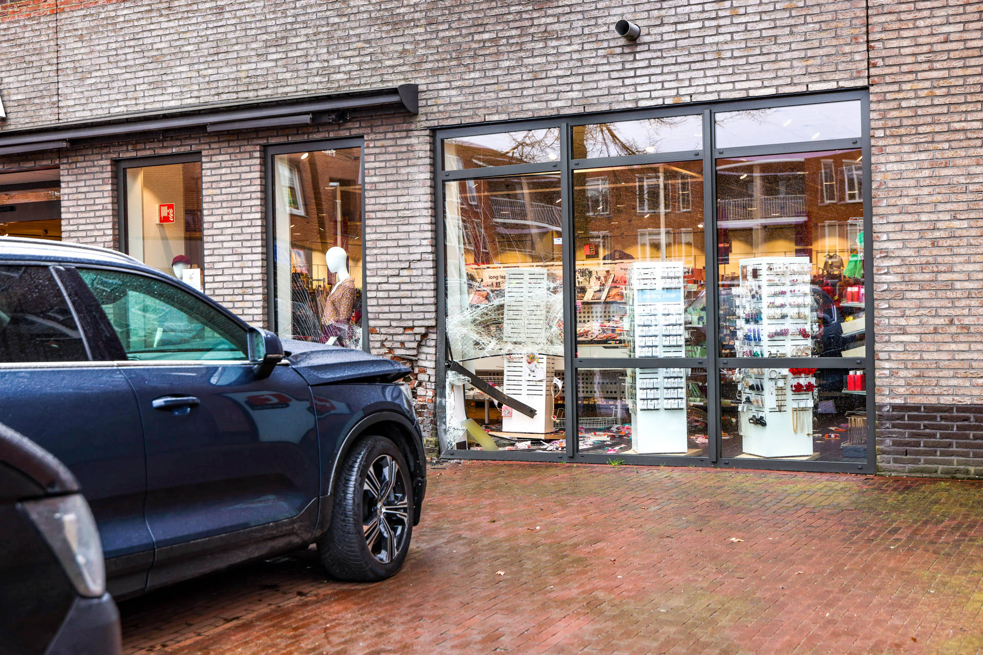 Automobilist ramt geval van HEMA