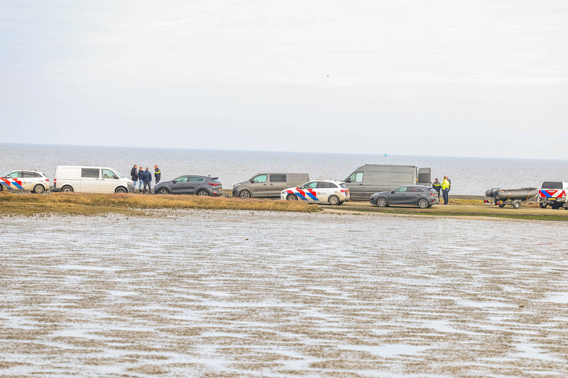 Overleden persoon aangetroffen, onderzoek gestart