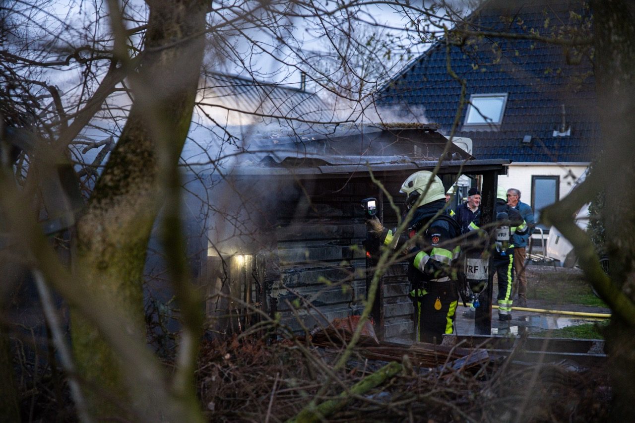Schuurbrand zorgt voor rookontwikkeling