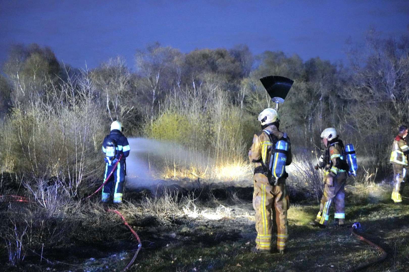 Brandweer voorkomt uitbreiding bij bosbrand