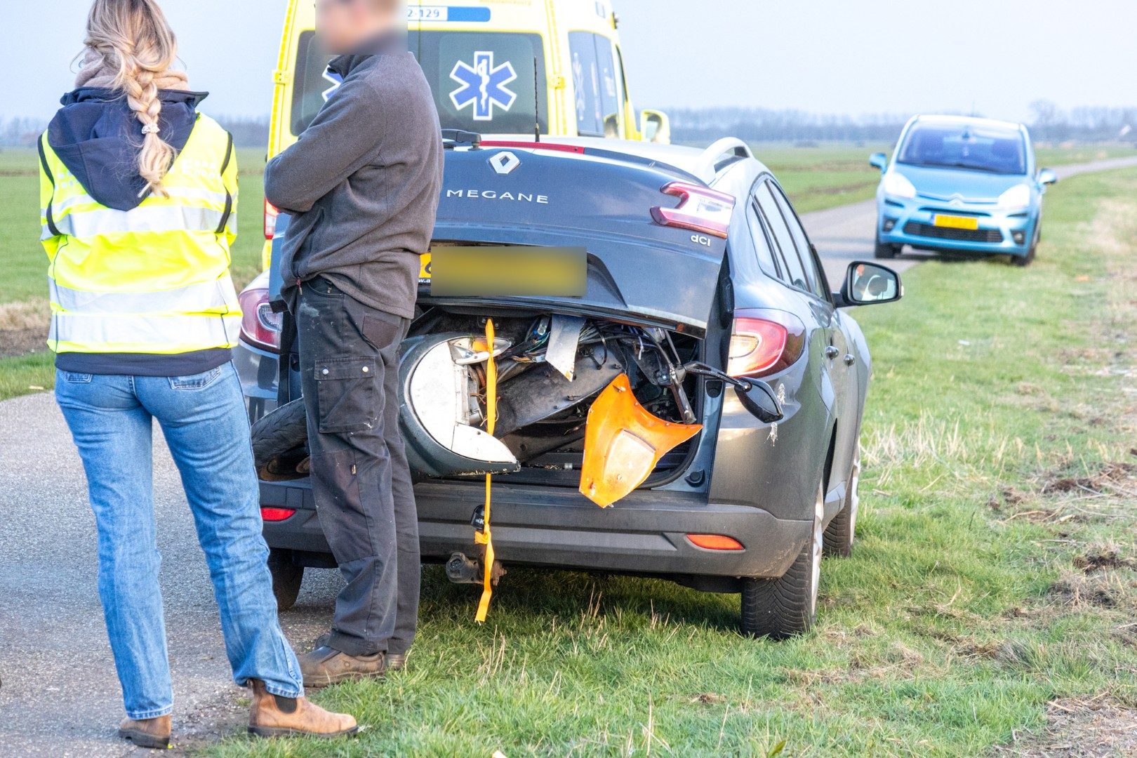 Scooterrijder hard ten val bij eenzijdig ongeval