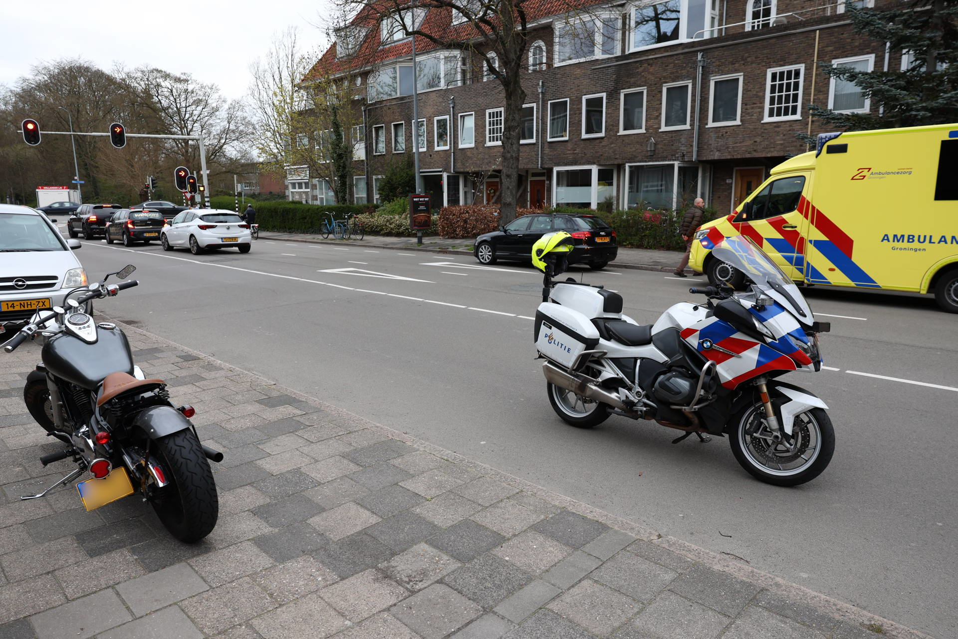 Motorrijder raakt lichtgewond bij verkeersongeval