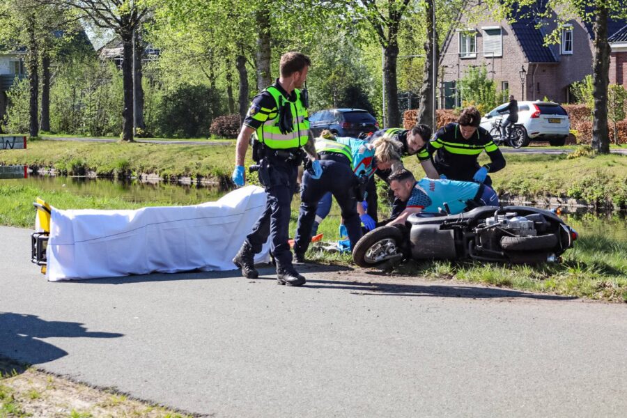 Scooterrijder gewond na eenzijdig ongeval, politie onderzoekt toedracht