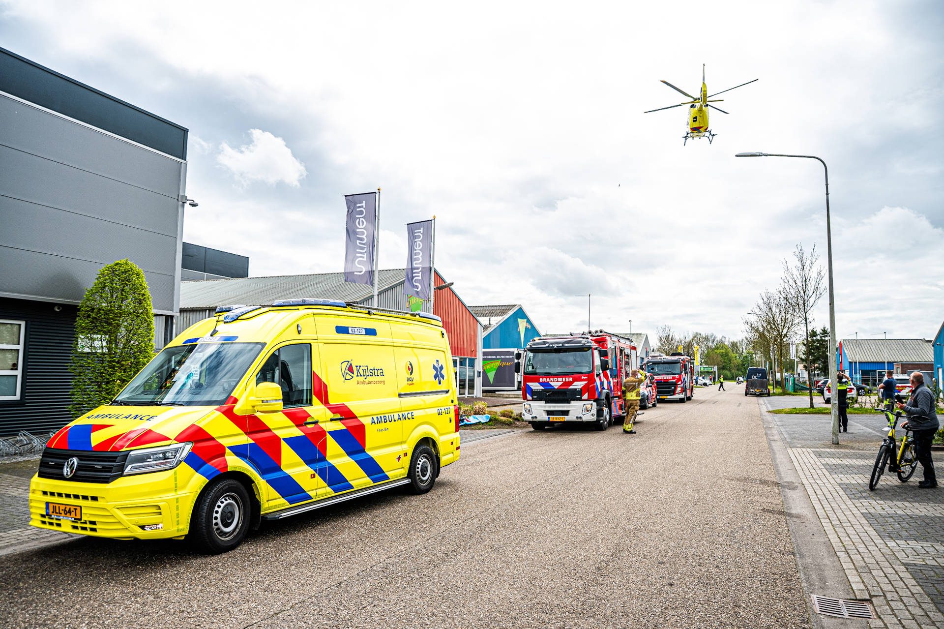 Persoon zwaargewond na bedrijfsongeval met machine