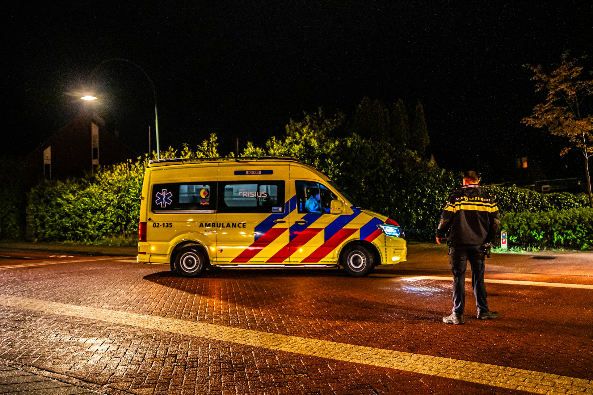 Persoon uit water gehaald en naar ziekenhuis gebracht
