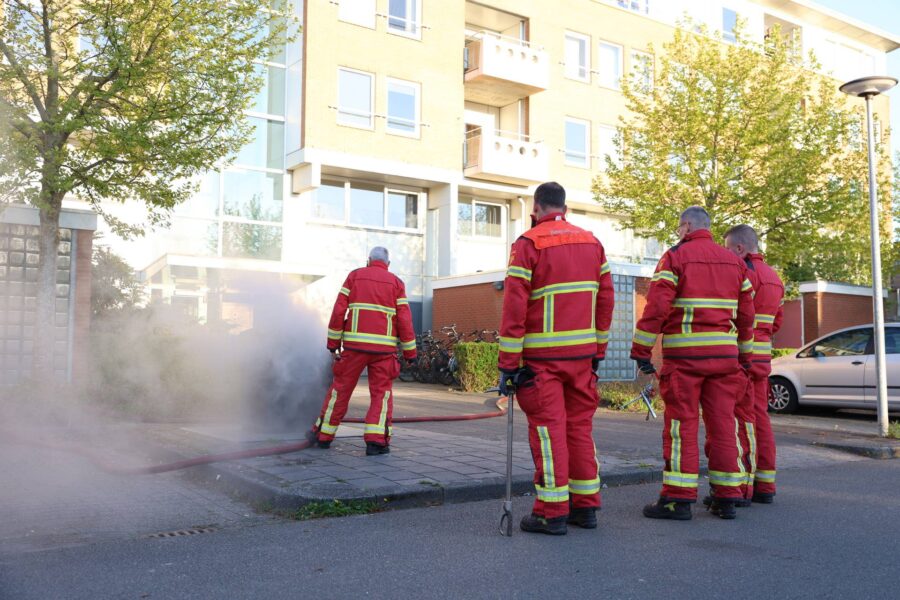 Ondergrondse afvalcontainer in brand, snel geblust